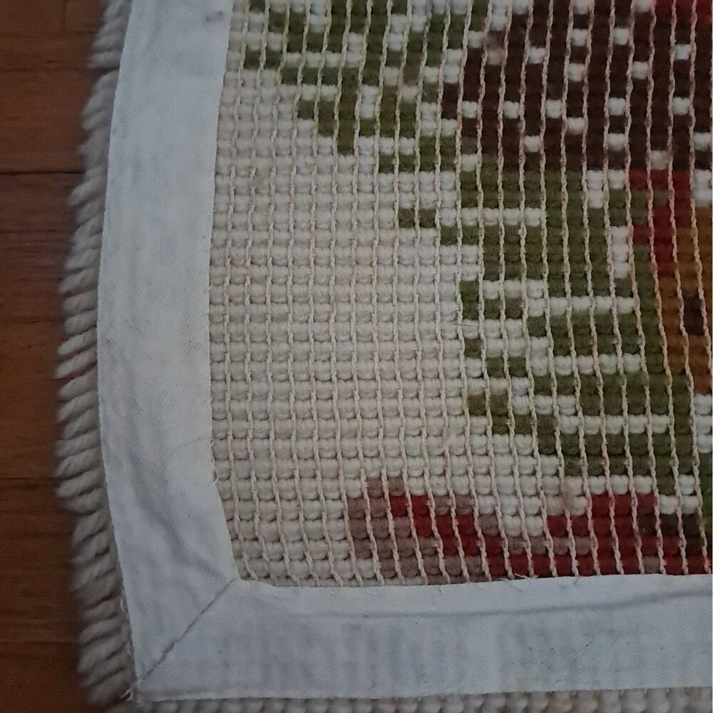 70s Mushroom Latch Hook Rug 19